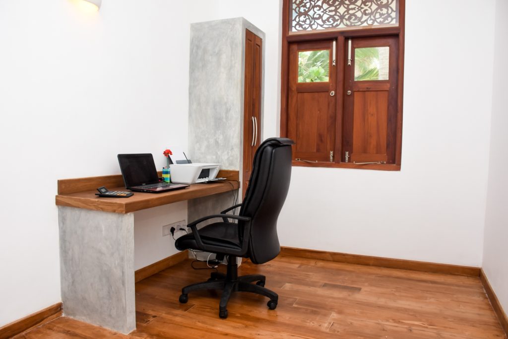 Villa-Olu-Office-Room
